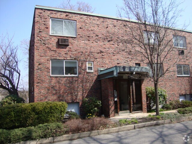 Building Photo - 53 St Paul St