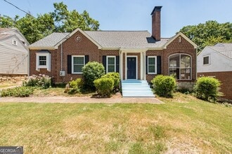 Building Photo - 208 Shadowmoor Dr