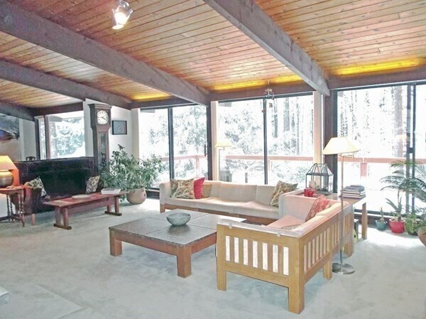 Foto del edificio - 60 Garnet Rock Ln