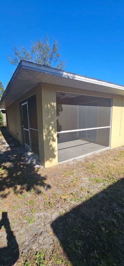 Foto del edificio - Three bedroom two bath - West Lakeland