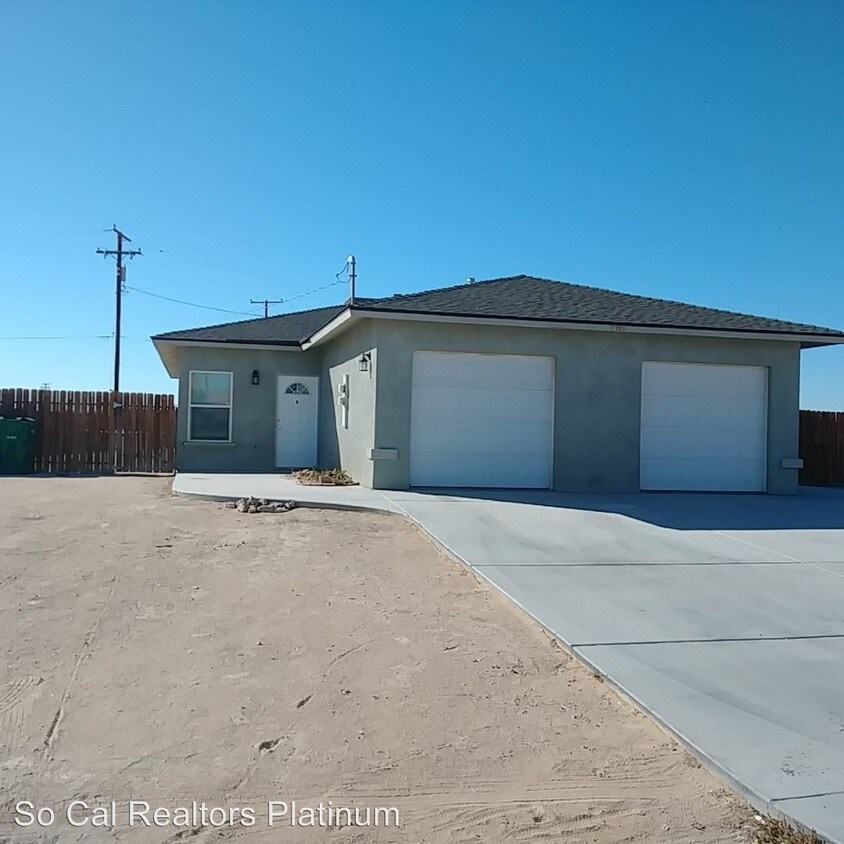 Primary Photo - 10720 N Garibaldi Dr