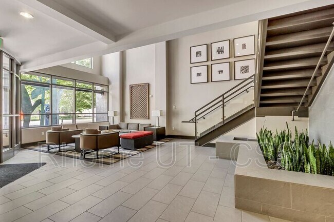 Foto del edificio - 350 S 200 E