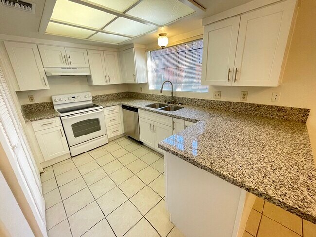 Building Photo - 4690 Monterey Cir