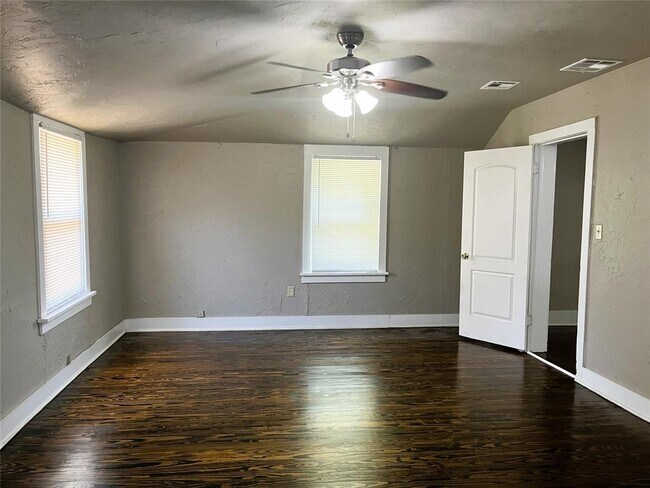 Foto del edificio - 823 NW 30th St