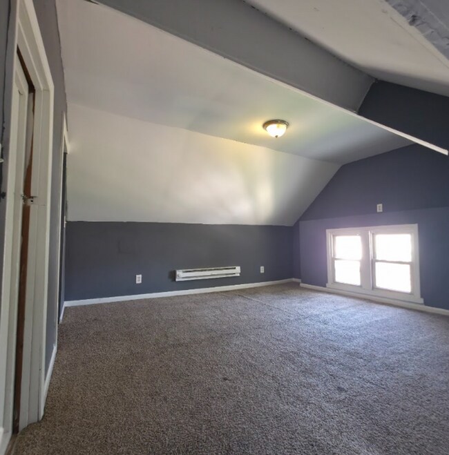 Foto del edificio - Single Family Home 3 beds 1.5 bath Available Now!