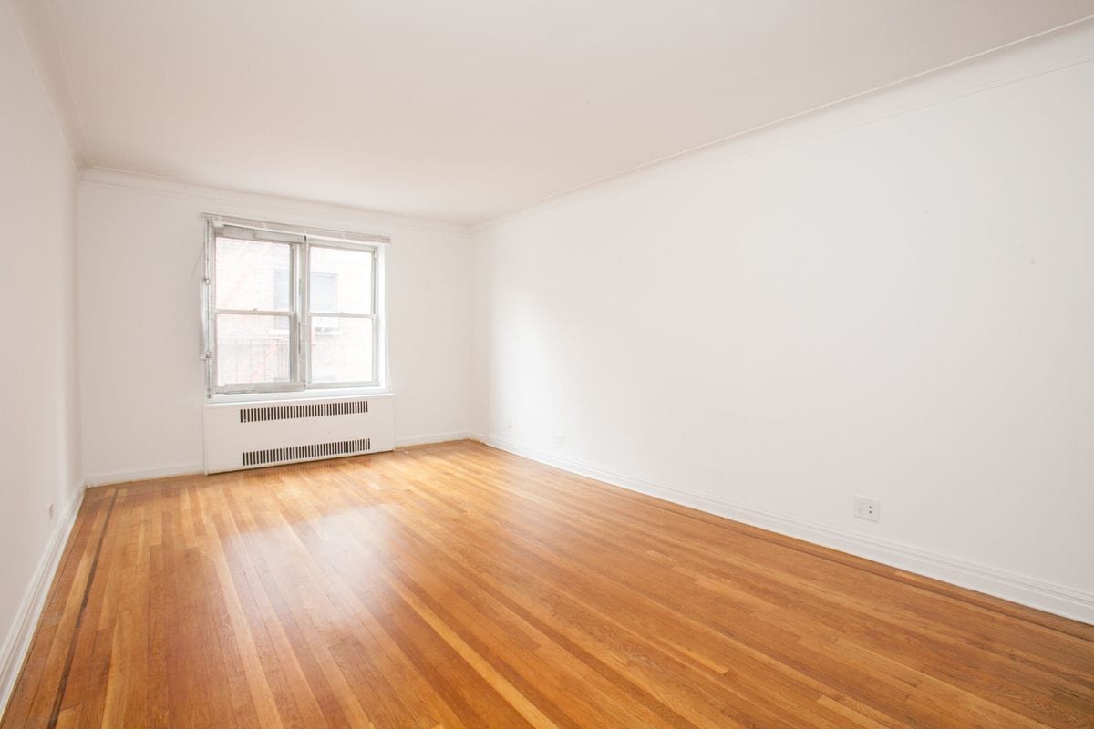 Primary Photo - 300 W 52nd St