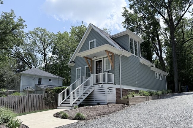 Building Photo - 1709 F St