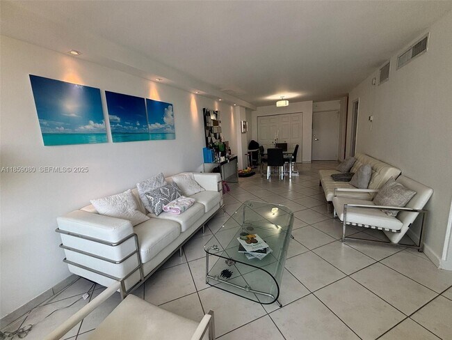 Foto del edificio - 6770 Indian Creek Dr