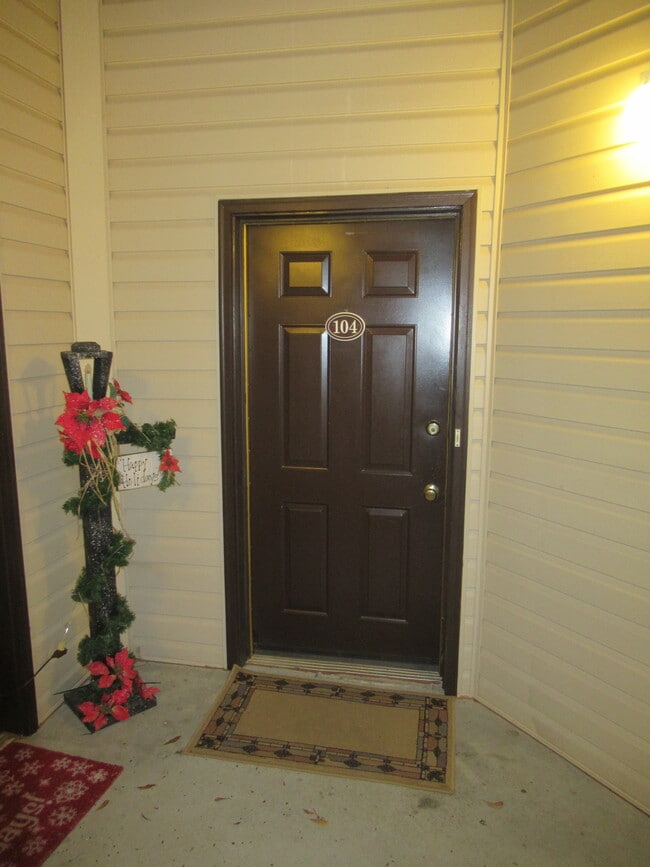 Building Photo - 150 Wexford Dr