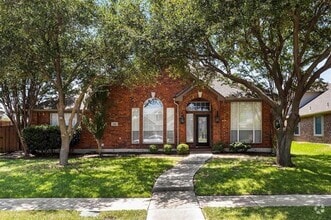 Building Photo - 1597 Castle Pines Dr