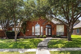 Building Photo - 1597 Castle Pines Dr