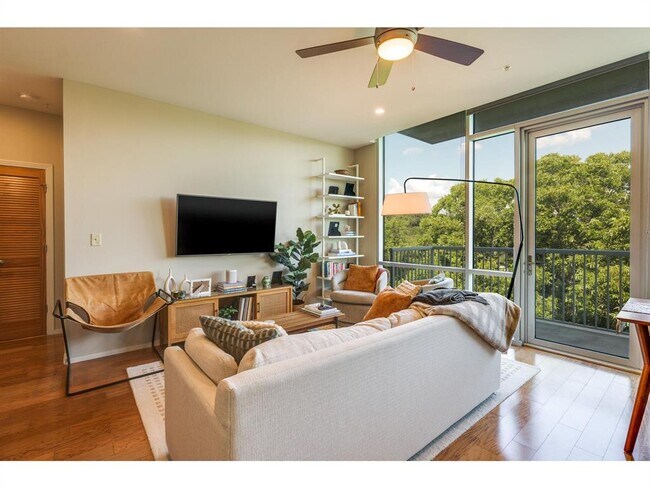 Building Photo - 1600 Barton Springs Rd