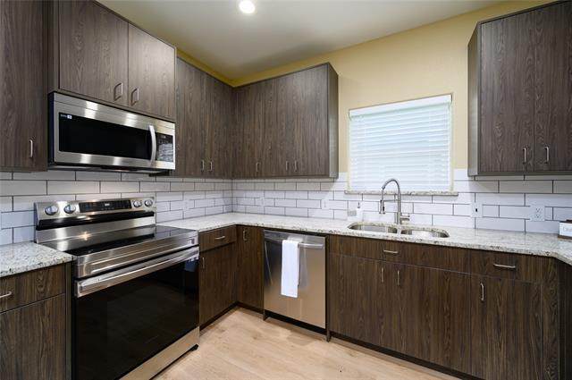 Foto del edificio - 900 N Barrett Ave