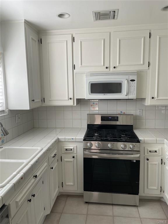Foto del edificio - 23832 Calvert St