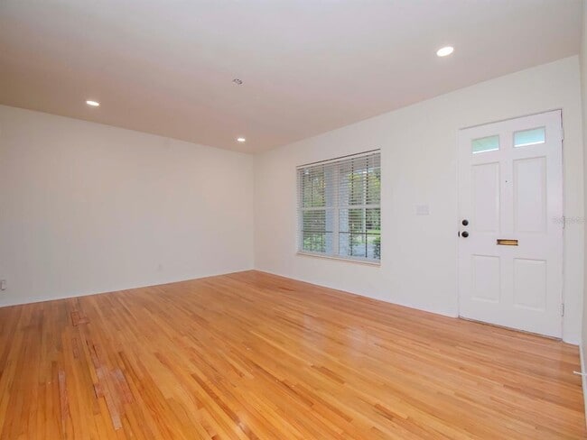 Building Photo - 4009 W Zelar St