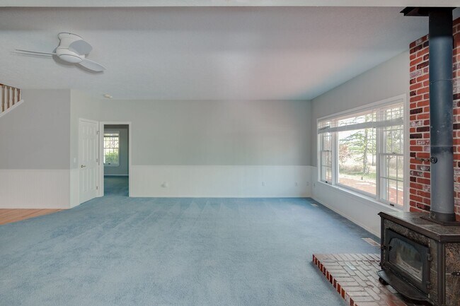 Foto del edificio - 3 Bedroom Farm House For Rent