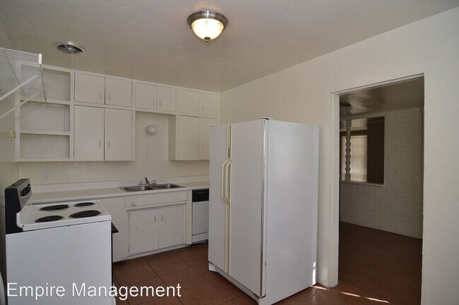 Foto del edificio - 4 br, 2 bath House - 1810 E. Water St