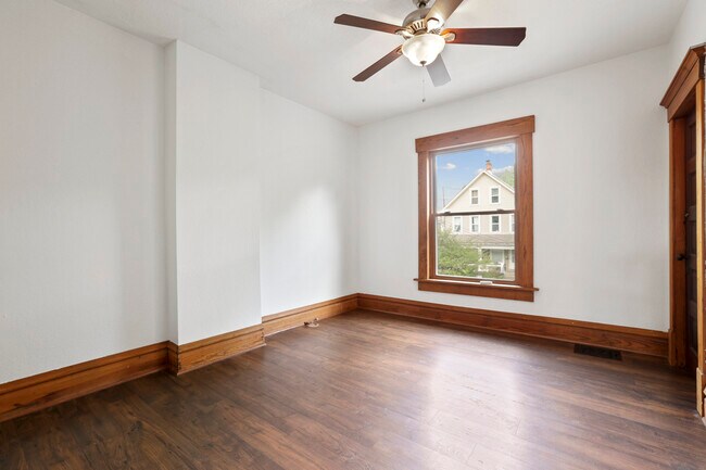 Dormitorio del segundo piso, noreste - 1489 Michigan Ave