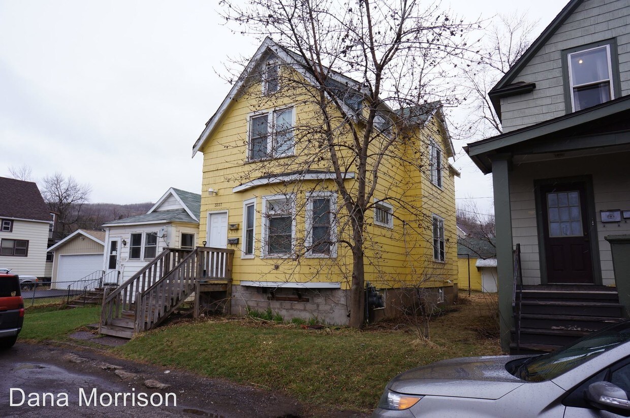 3227 Chestnut St, Duluth, MN 55806 Condo for Rent in Duluth, MN