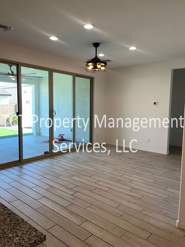 Building Photo - Gorgeous Queen Creek Home with RV Garage