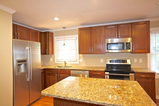 Building Photo - Great Home in Plaza Midwood!