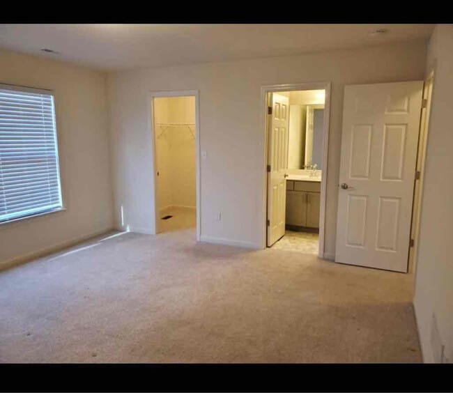 Building Photo - 2817 Hackmann Rd