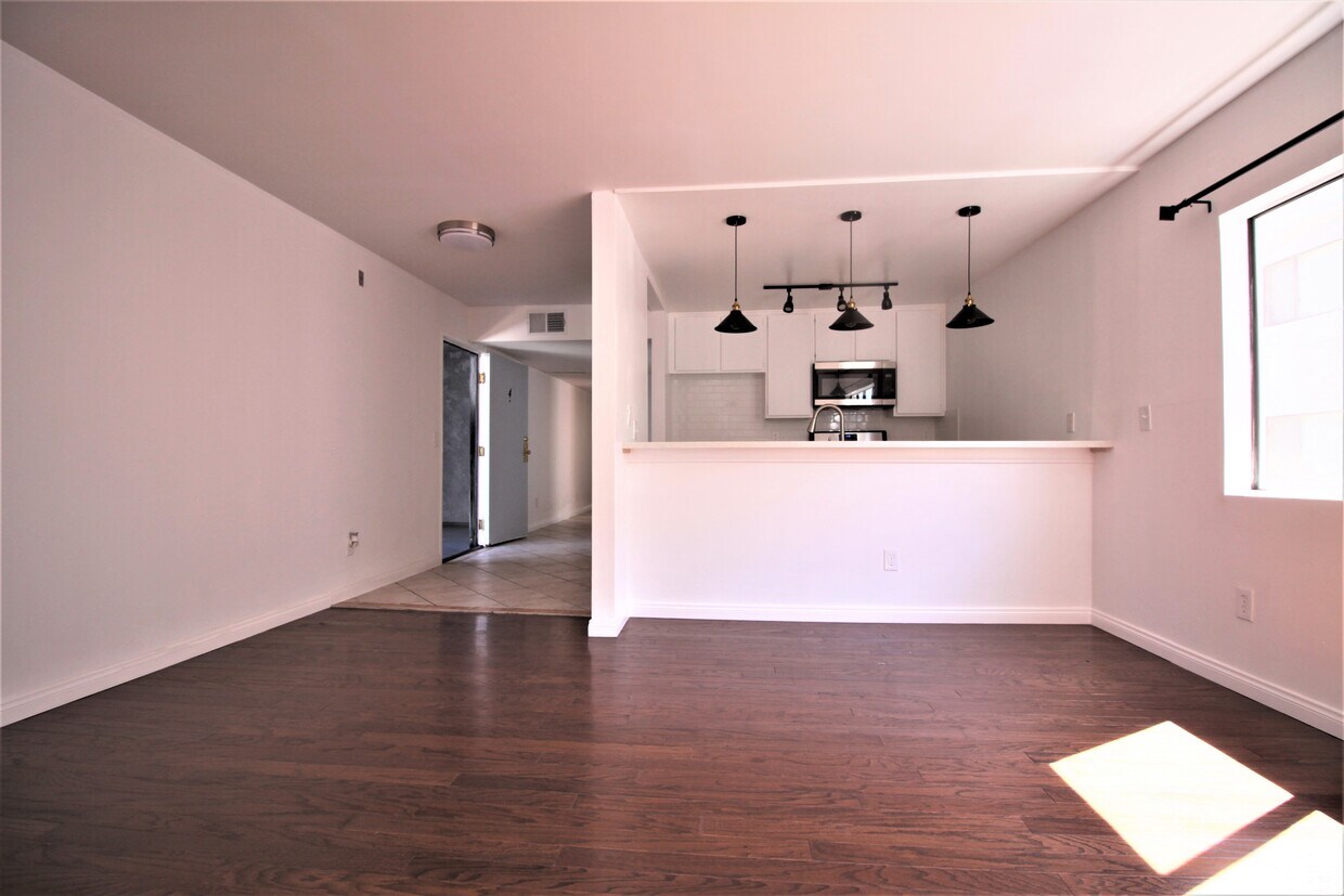 Foto principal - 14033 Foothill Blvd