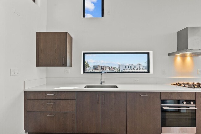 Foto del edificio - 5617 Klump Ave