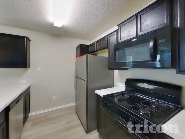 Building Photo - 9726 Marbach Gdn