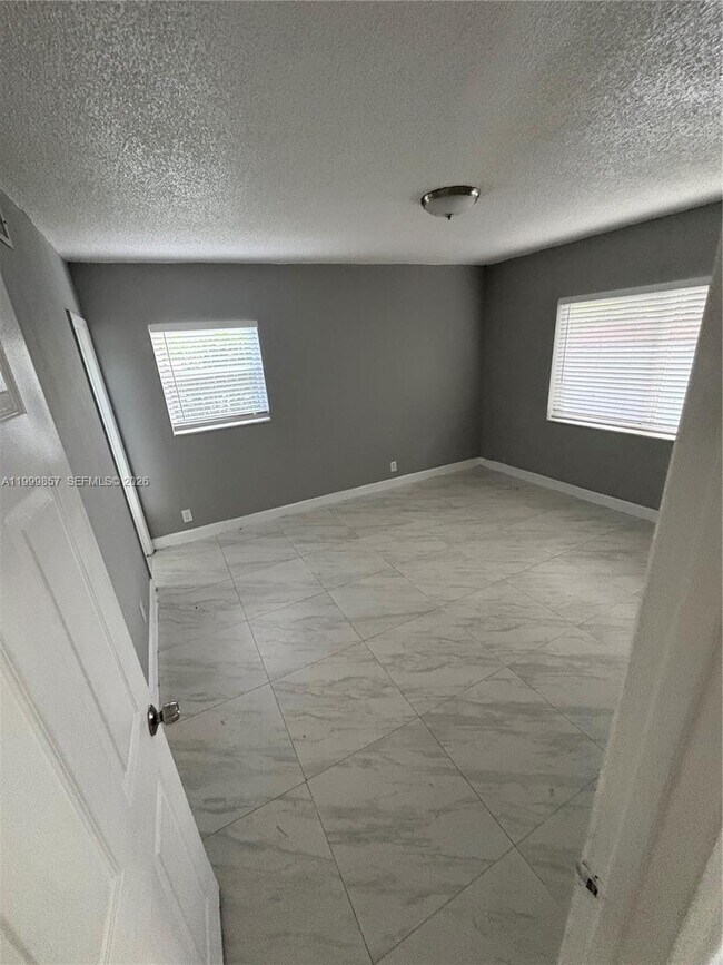 Foto del edificio - 3901 NW 9th Ave