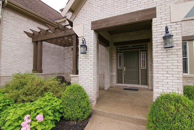 Building Photo - Beautiful Home in Fishers