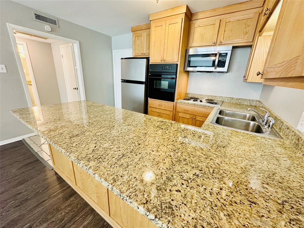 Foto principal - 601 W 11th St