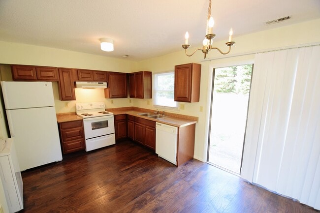 Foto del edificio - Abbey Lane-50% off first full month rent.