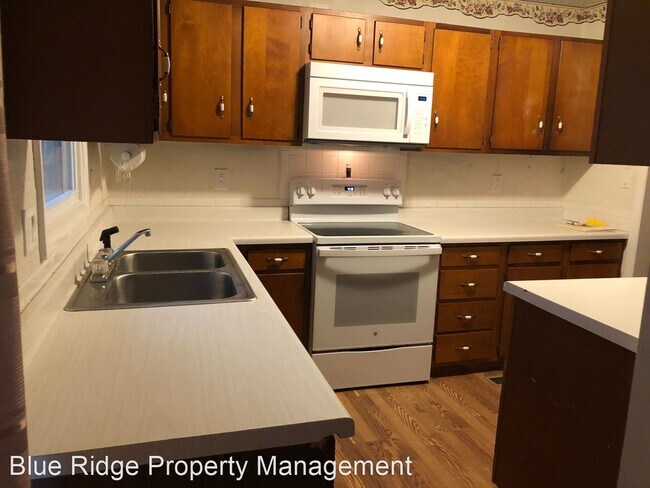 Building Photo - 3 br, 2 bath House - 324 Magnolia Court
