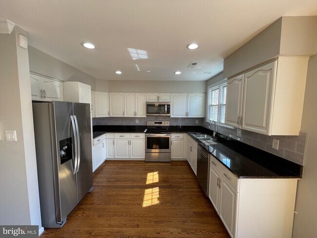 Foto del edificio - 6259 Traci Joyce Ln