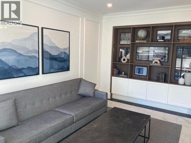 Photo du bâtiment - 8750 University Crescent