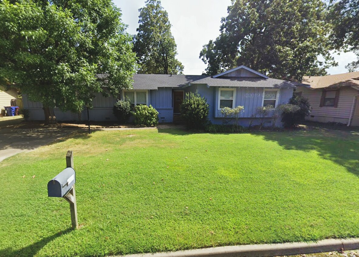 Foto principal - 3918 Fresno St