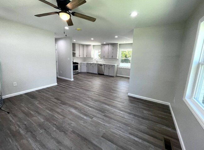 Building Photo - 600 Grantland Dr