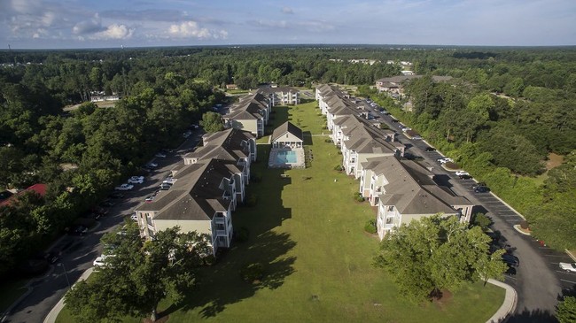 Building Photo - THE PARK AT VILLAGE OAKS