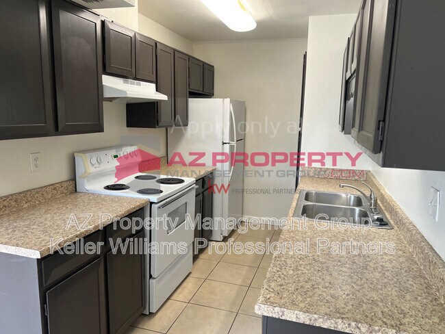 Foto del edificio - 6033 W Golden Ln
