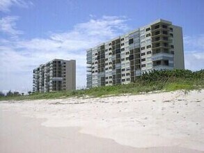 Building Photo - 4250 N Hwy A1A