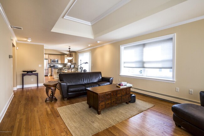 Building Photo - 41 White St