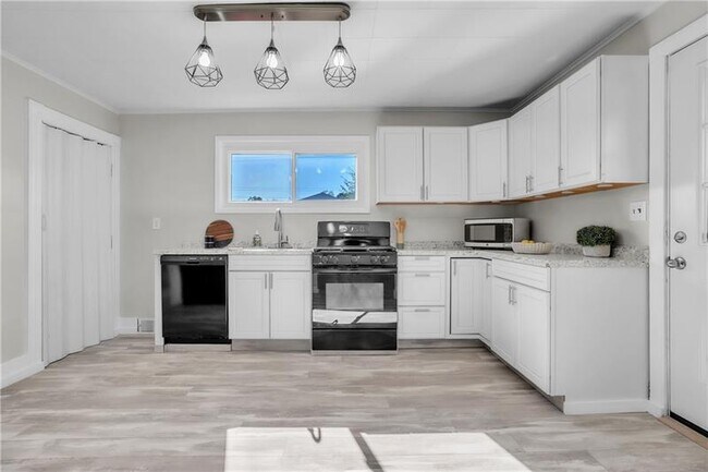 Foto del edificio - 1229 McKee Rd