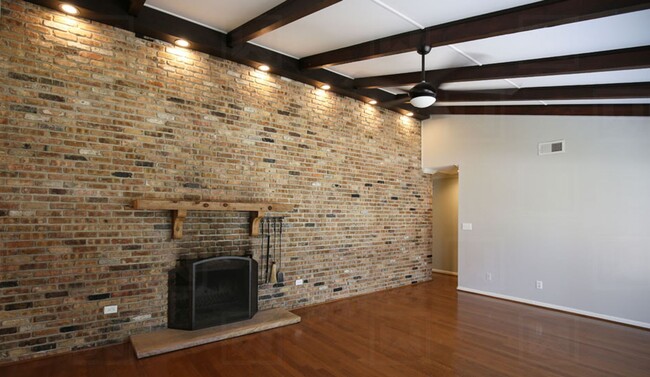 Foto del edificio - 3 Bedroom 3 Bath Executive Home in Mountai...