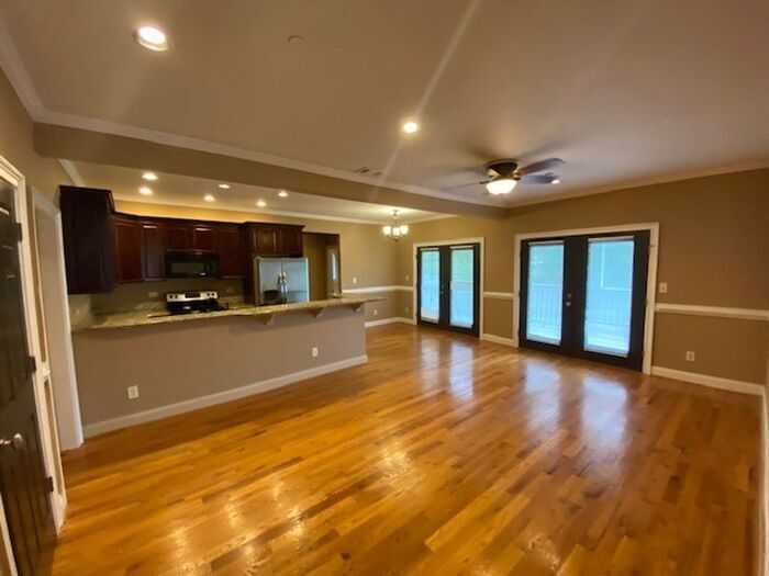 Foto principal - LUXURY THAT YOU CAN CALL HOME -RENOVATED 2...