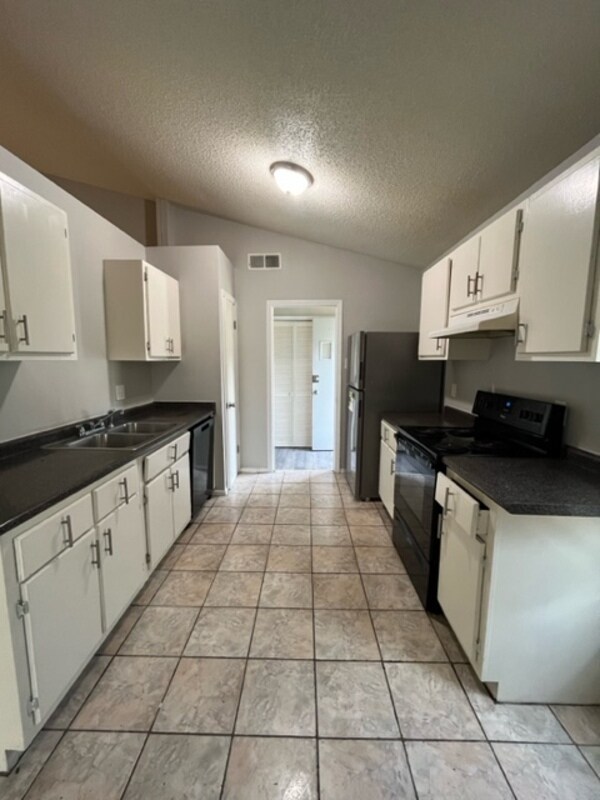 Foto del edificio - 5707 Fenway Dr