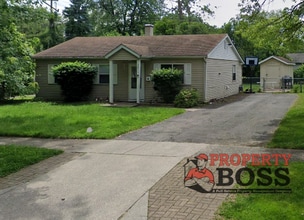 Building Photo - 7830 Walnut Ave