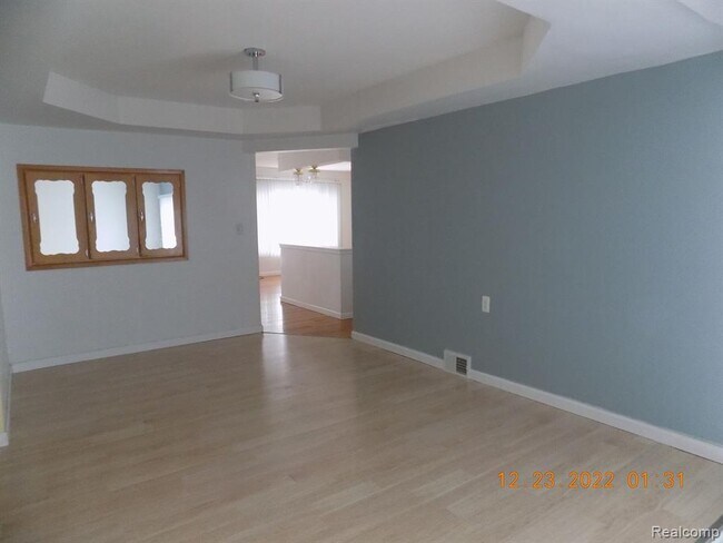 Building Photo - 29123 Desmond Dr