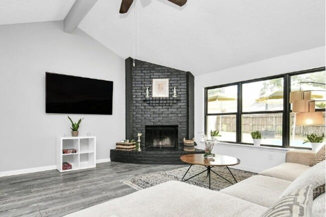 Foto del edificio - 5706 Sunnygate Dr