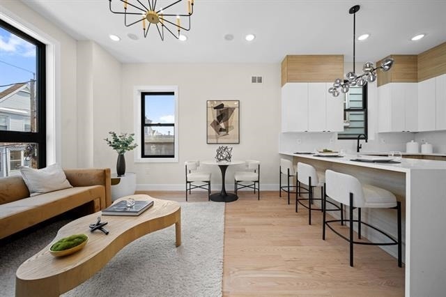 Building Photo - 27 Graham St